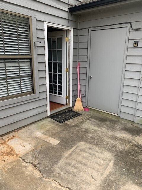 Foto del edificio - 629 Idlewood Ln