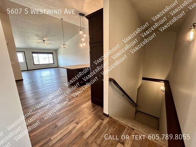 Foto del edificio - 5607 S Westwind Ave
