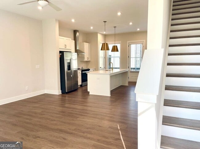 Foto del edificio - 1290 Zephyr Blvd SE