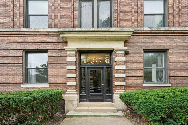 Building Photo - 307 W 6th St