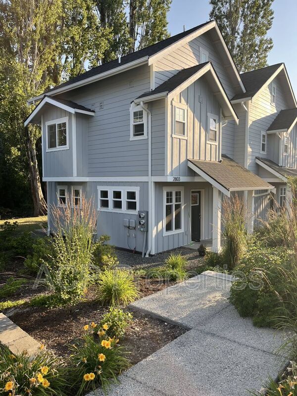 Foto principal - 2803 Undine St