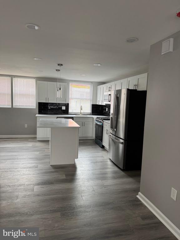 Foto del edificio - 8219 Williams Ave