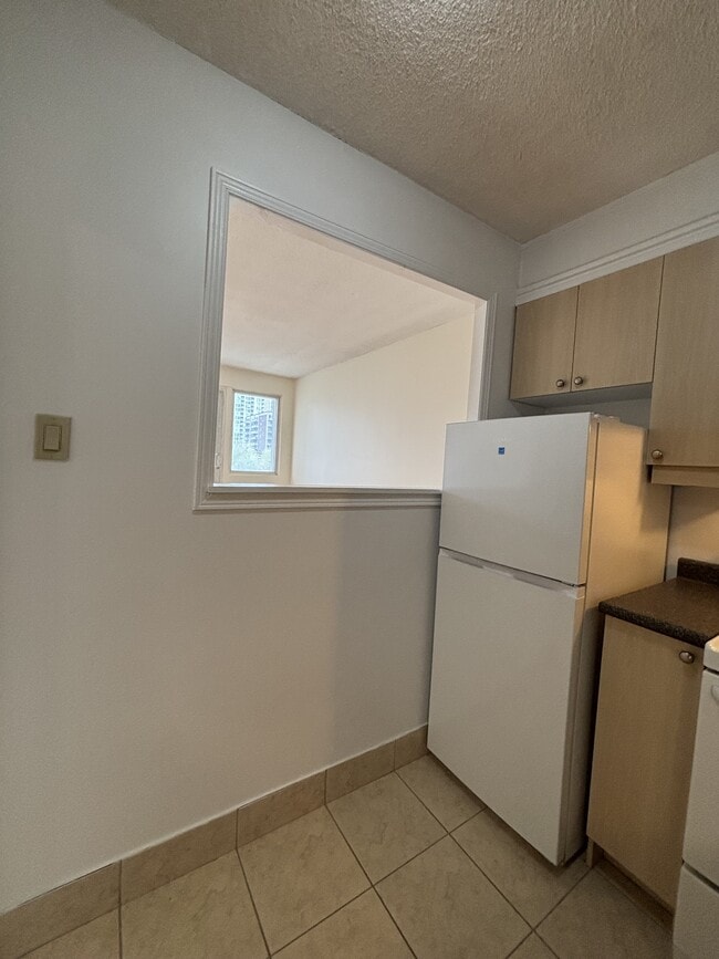 Building Photo - 263 MacLaren St
