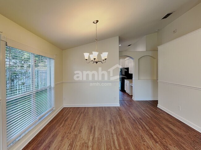 Foto del edificio - 3232 Falcon Point Dr