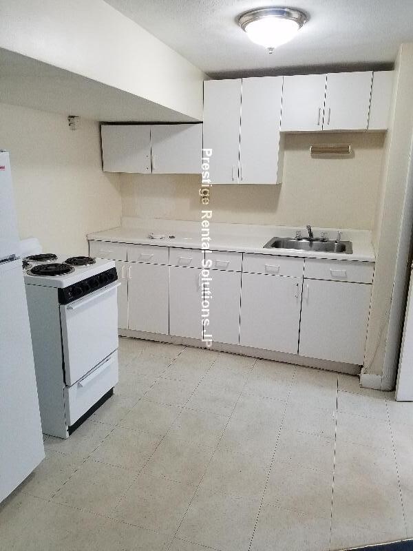 Building Photo - 12 Vinal St