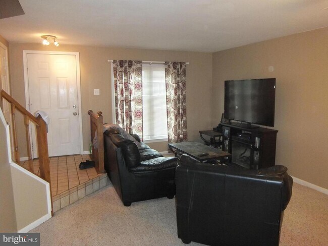 Building Photo - 15065 Maple Glen Ct