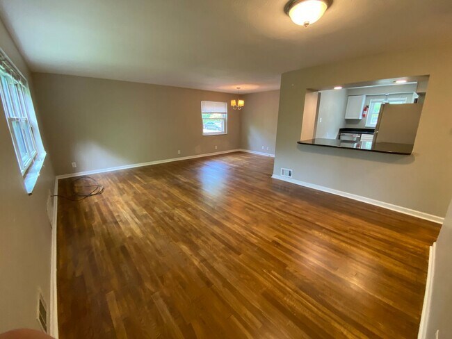 Foto del edificio - 7401-7403 Brighton Rd