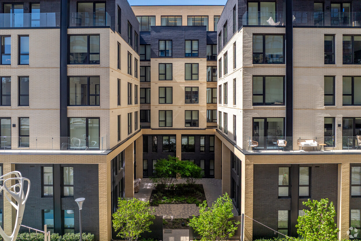 Piazza Alta - 1099 Germantown Ave Philadelphia, PA 19123