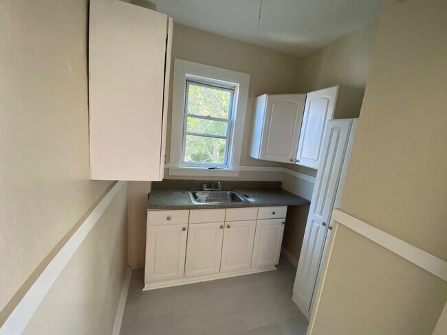 Kitchen - 12 Shepard St