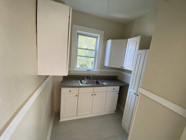 Kitchen - 12 Shepard St