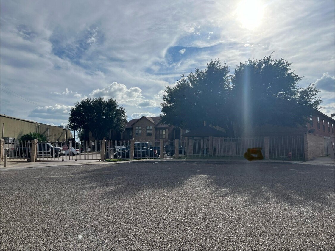 9802 Cantera Ct Unit 902, Laredo, TX 78045 Condo for Rent in Laredo