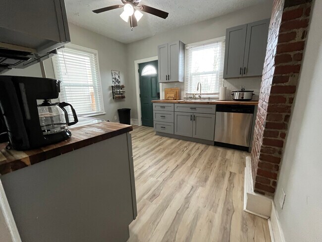 Foto del edificio - 666 S 22nd St