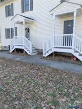 Building Photo - 627 Della St