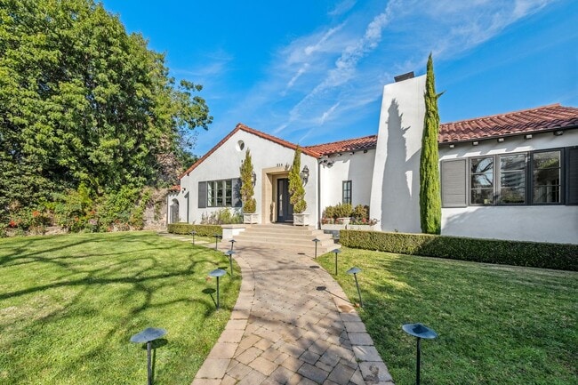 Building Photo - 514 Walden Dr