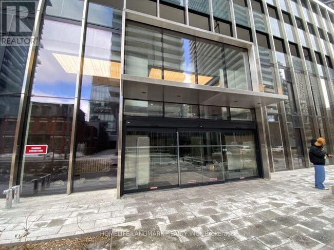 Building Photo - 55 Charles St E