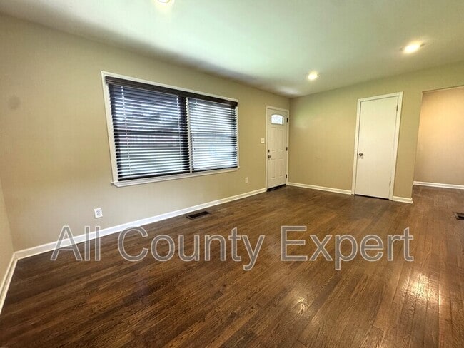 Building Photo - 916 Zion Cir