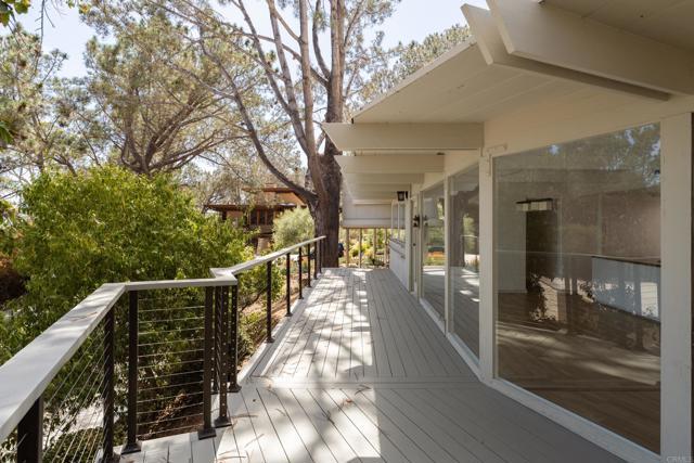 Foto del edificio - 461 Hidden Pines Ln