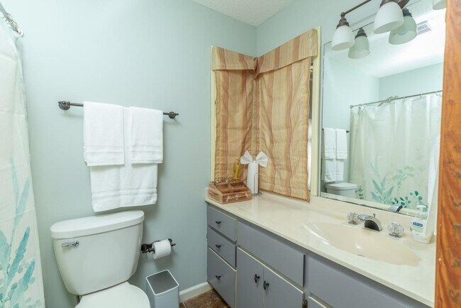 Foto del edificio - 3915 Stone Creek Cir