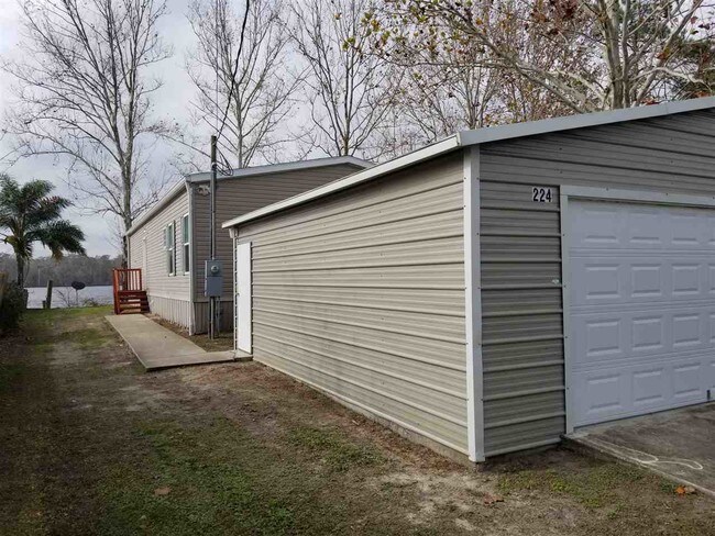 Building Photo - 224 Sportsman Dr