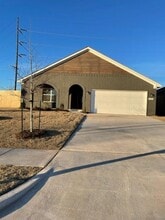Building Photo - 1133 Piper St