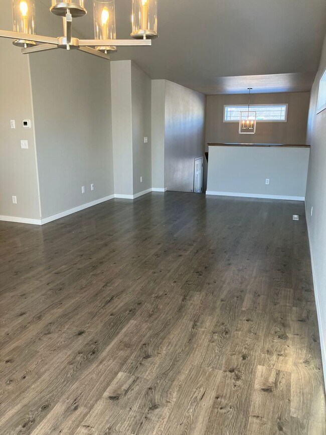 Foto del edificio - 3 Bed 2 Bath