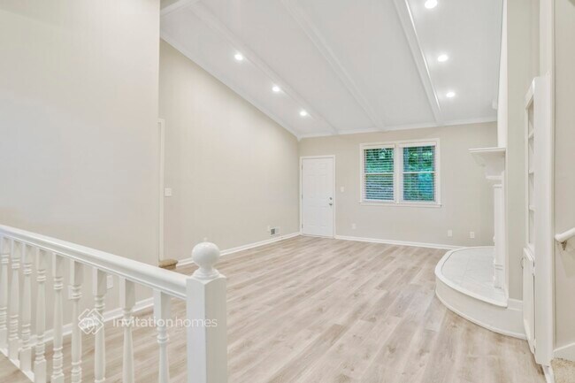 Building Photo - 349 Charmers Way SW