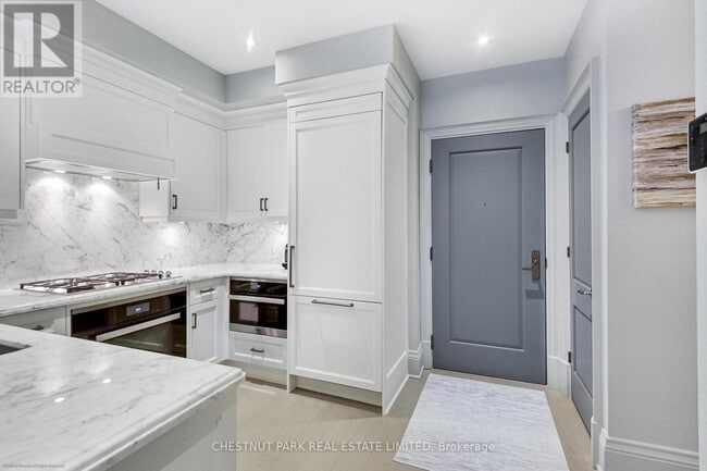 Building Photo - 181 Davenport Rd