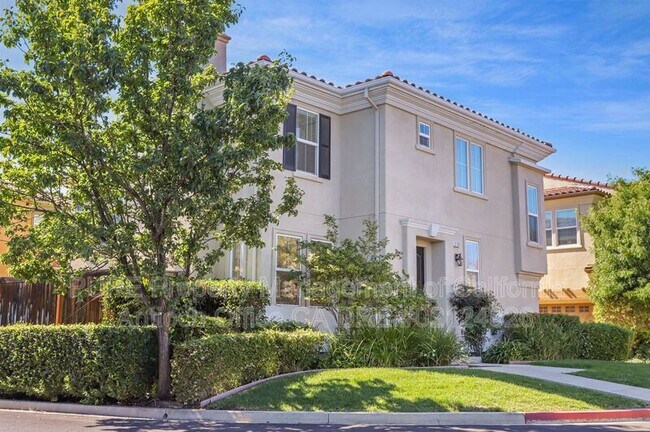 Building Photo - 2130 Prato St