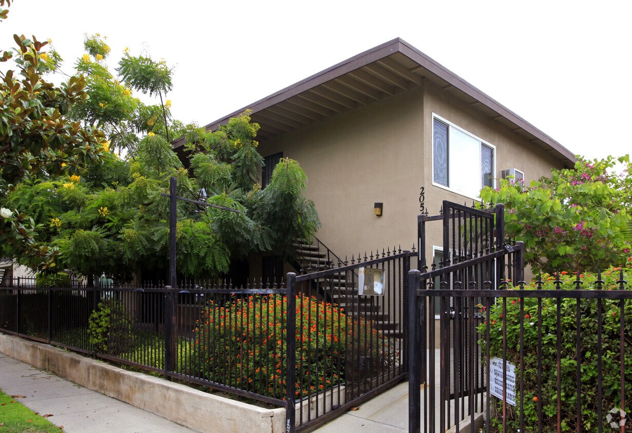 Building Photo - 2054 S Spinnaker St