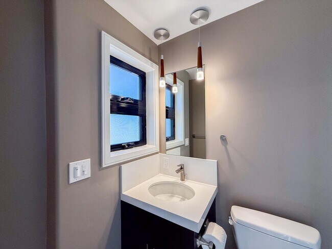 Foto del edificio - Newer Modern Single Family Home With Cupertino Schools