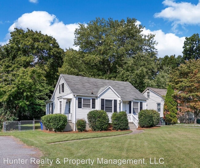 Building Photo - 3 br, 1 bath House - 1046 Madison Avenue