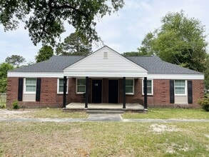 Building Photo - 2645-2647 Craig Rd