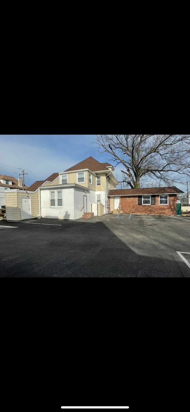 Building Photo - 430 Macdade Blvd