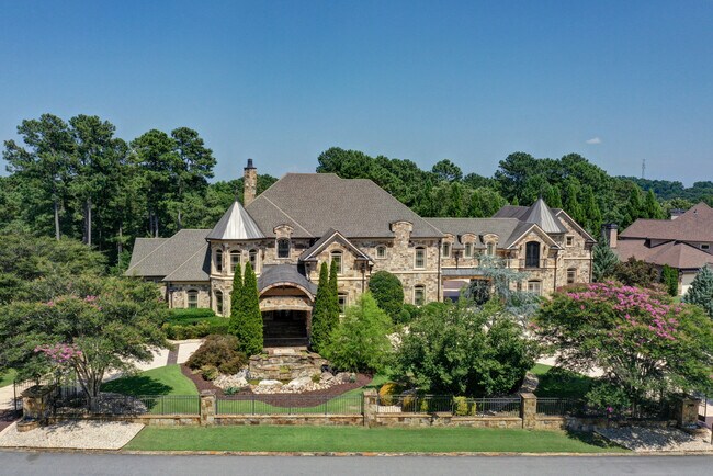 Building Photo - 5542 Legends Dr