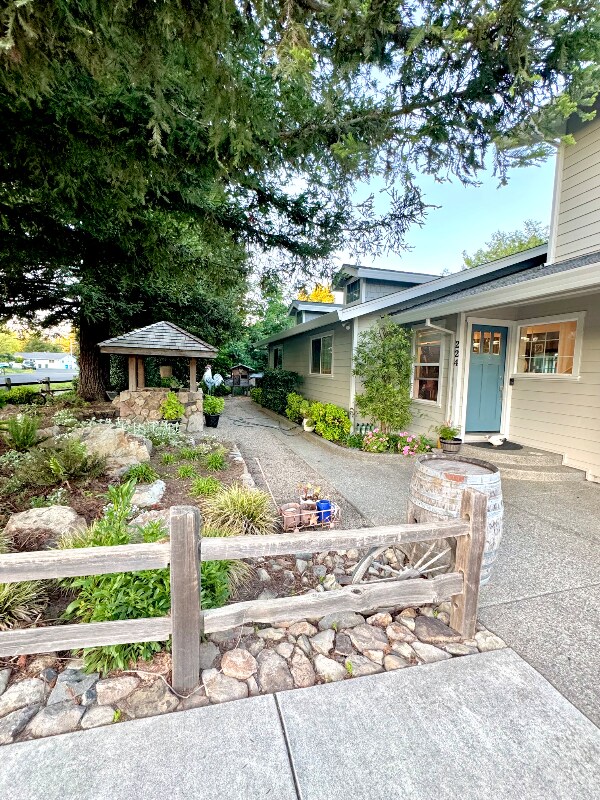 Building Photo - 224 Cotati Oaks Ct W