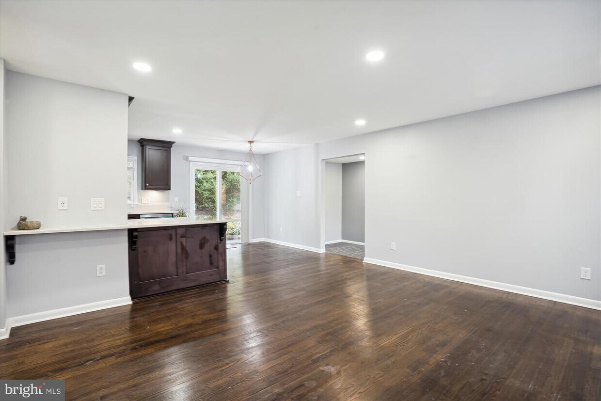 Foto principal - 420 S Virginia Ave