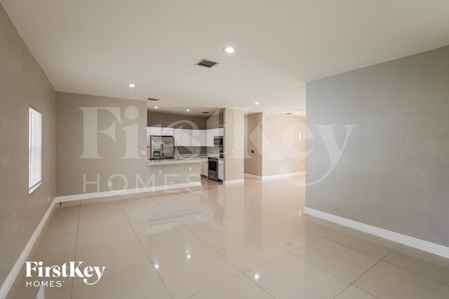 Building Photo - 2835 NW 14th St