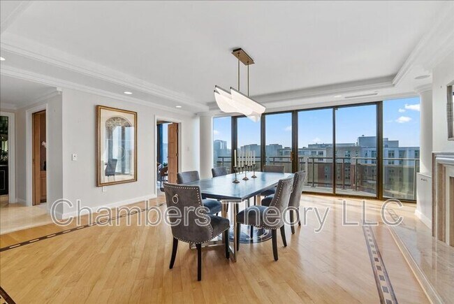 Foto del edificio - 1530 Key Blvd