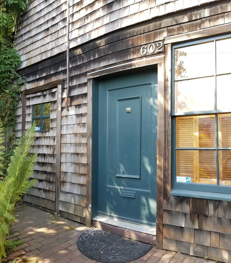 Primary Photo - 602 De Haro St