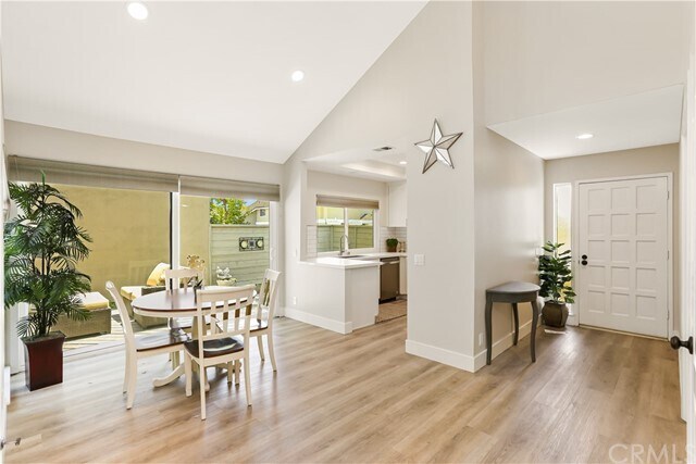 Foto del edificio - 2 Nutwood