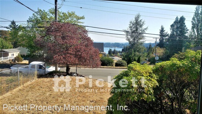 Building Photo - 1 br, 1 bath House - 2101 1/2 Trenton Ave