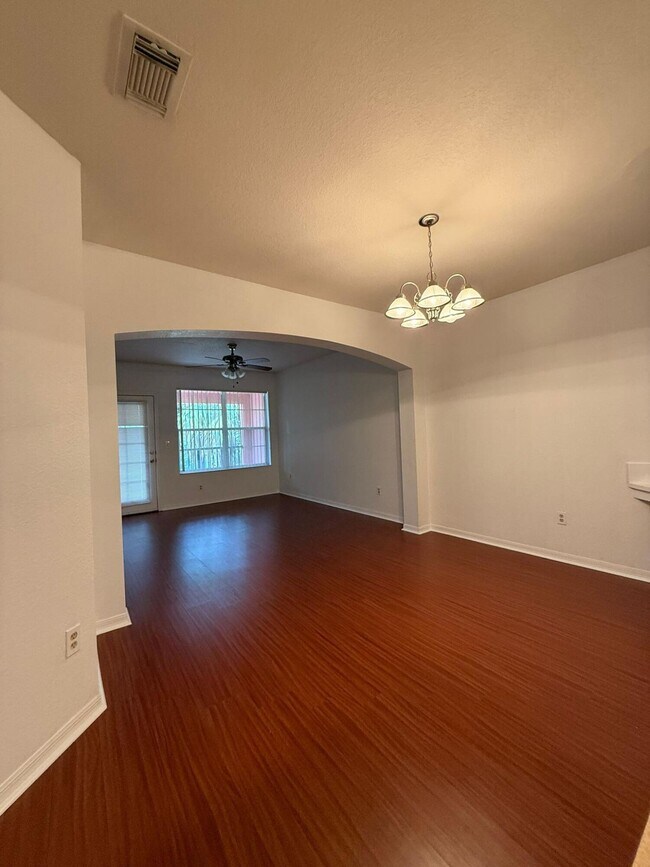 Foto del edificio - 106 SW Peacock Blvd