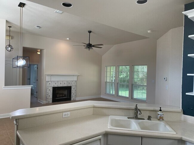 Building Photo - 1205 Cimarron Ct