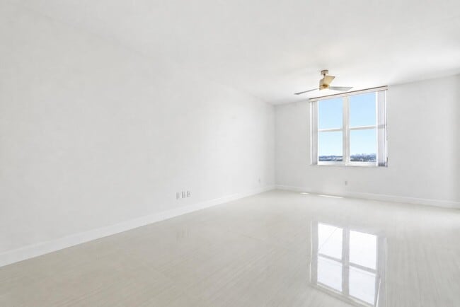 Foto del edificio - 511 SE 5 Ave