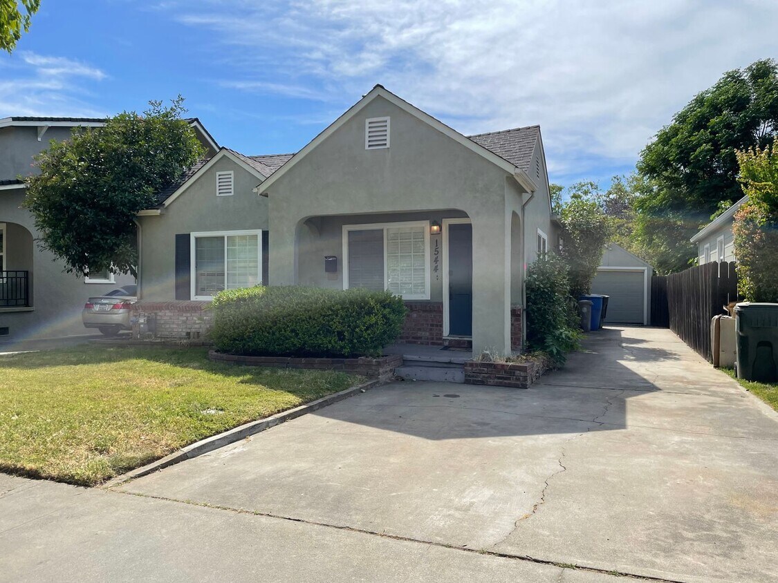 Single Family Home in East Sacramento W/Pool - Single Family Home in East Sacramento W/Pool