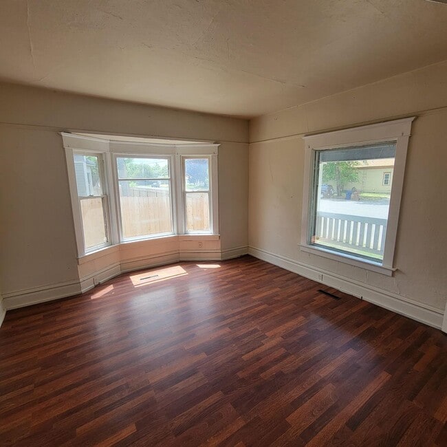 Building Photo - North Gonzaga area 3 bed house