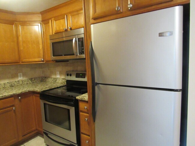 Foto del edificio - Londonderry 3 Bedroom Available NOW for Rent!