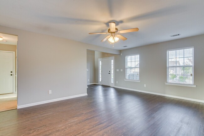 Foto del edificio - 733 Keyes Dr