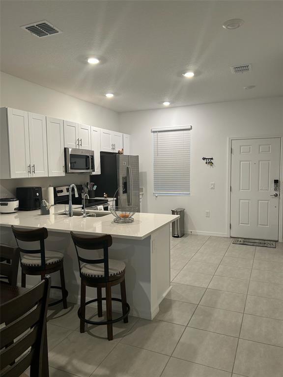 Building Photo - 2053 Viewfinder St