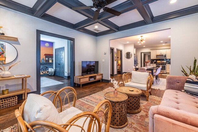 Building Photo - 996 Mayson Turner Rd NW